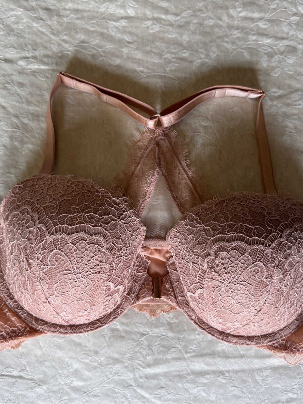 Victoria's Secret Lace Push-Up Bra in Blush Pink